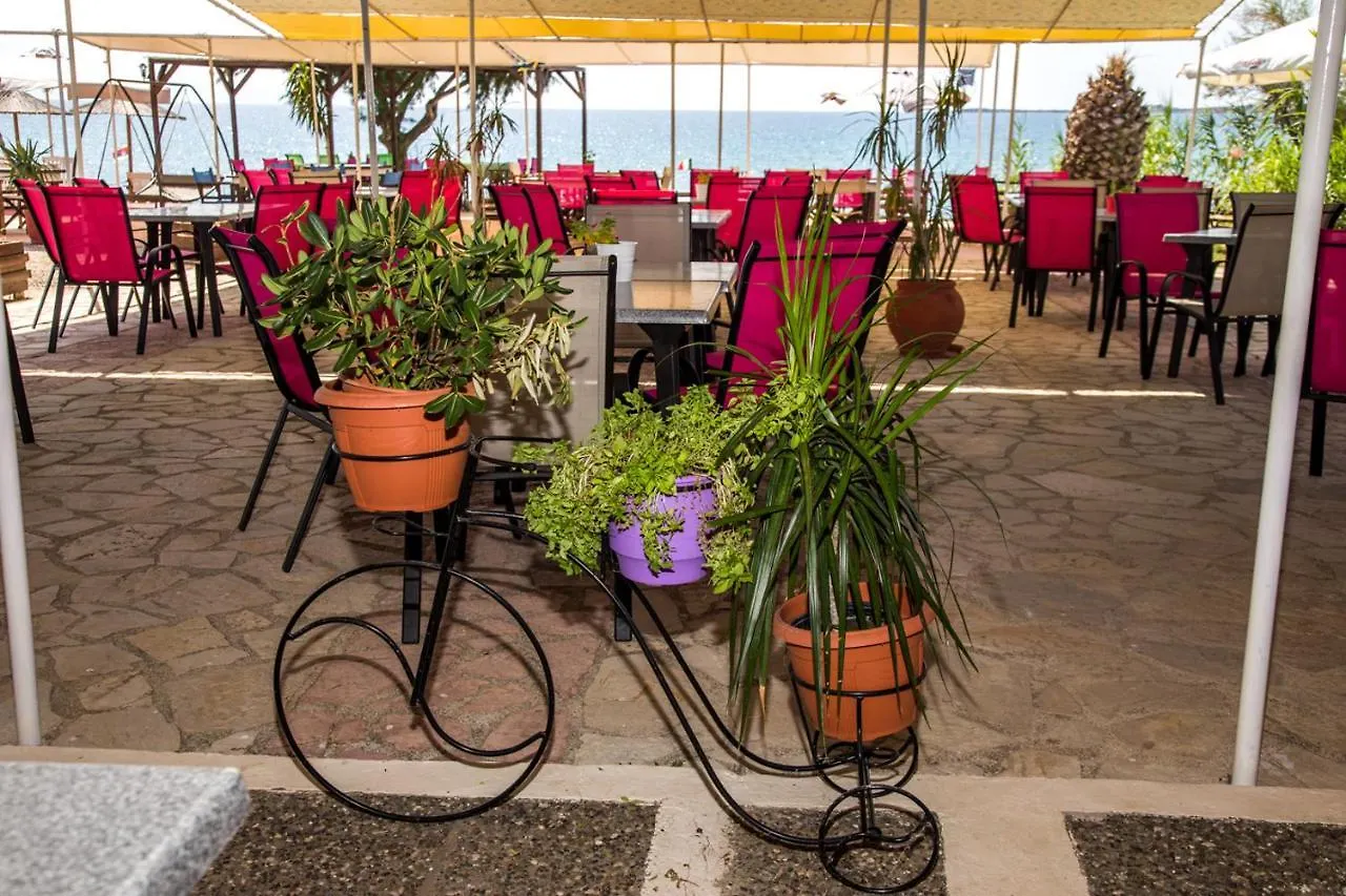 Kefalonia Beach Hotel & Bungalows Lixouri 2*,